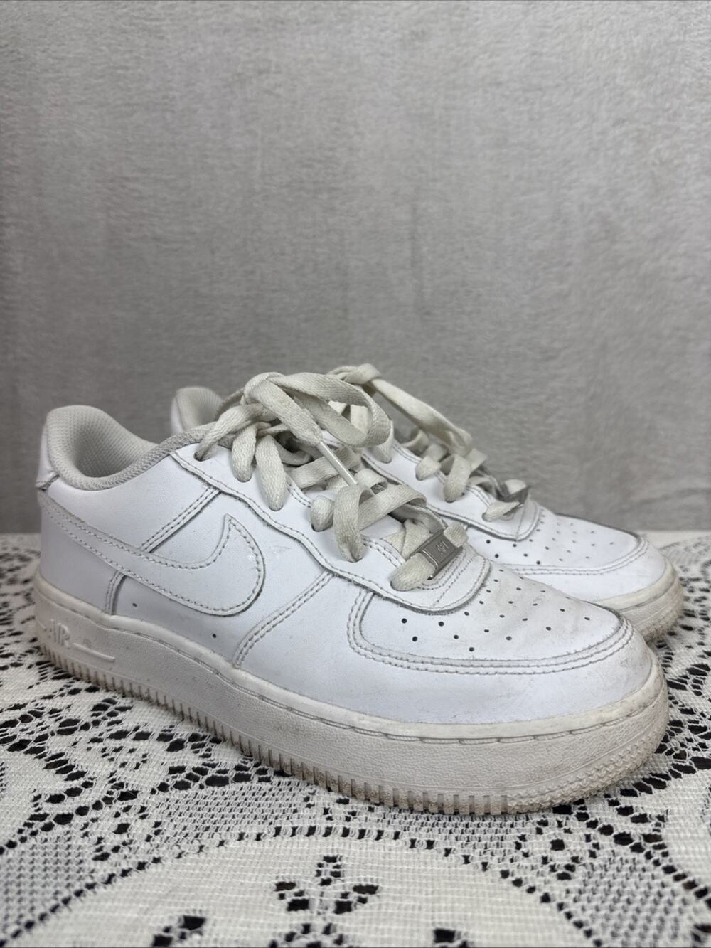 Nike Air Force 1 Low Shoes Youth Size 5 Classic Leather White Sneakers Athletic